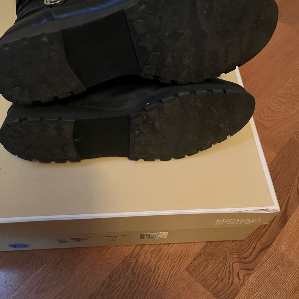 Michael Kors boots with faux fur . Worn size 7 1/2. - Picture 4 of 5